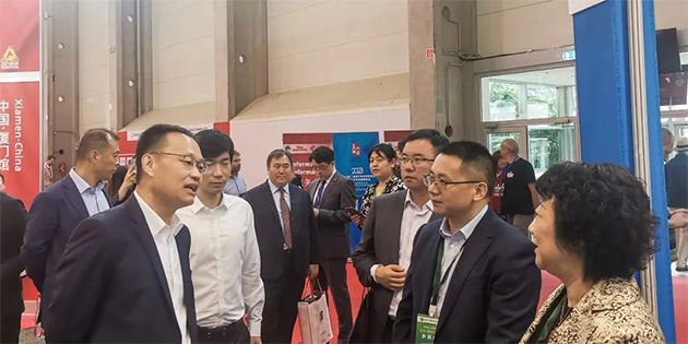 易彩堂新材逐浪海内外市。檬澜缦嘈胖泄婵詹导际趿α浚